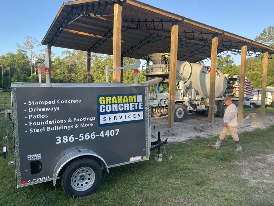 Concrete slab for a steel building